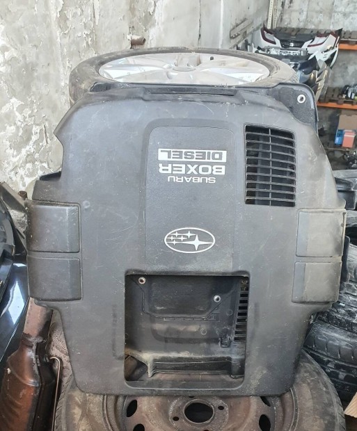 Subaru felső motorburkolat védő.1 23.03