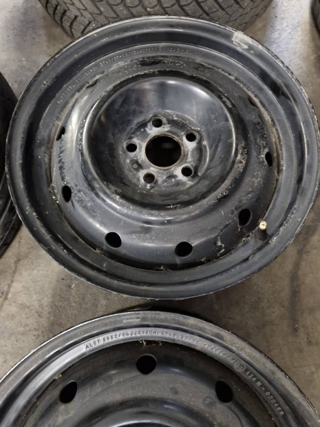 Subaru gy�ri ac�lfelni 5x100 16"