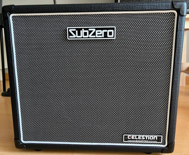 Subzero 1 x 10" Celestion Tube 10 30W gitár láda
