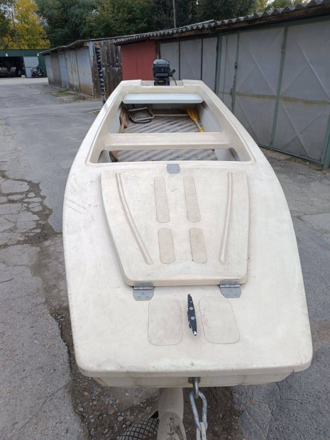 Sug 440 evinrude 15le motorral