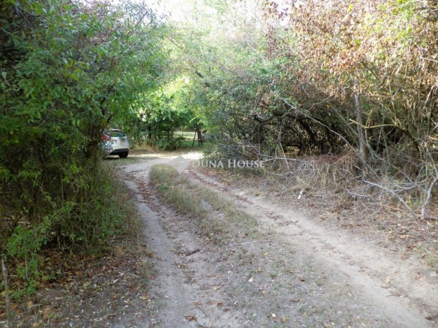 Sukor�i elad� 1139 nm-es telek