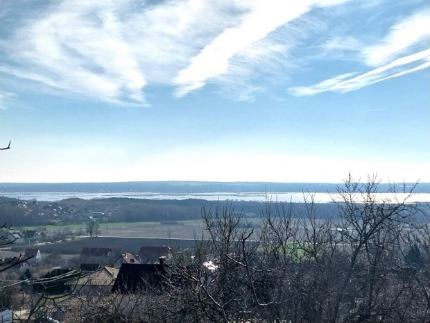 Sukorn lakhz elad! Csods egyedi panorma a Velencei-tra!