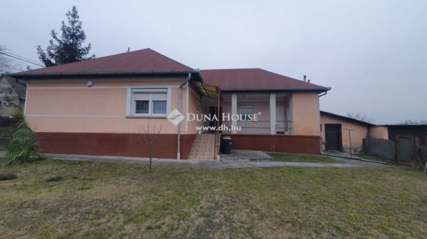 Sülysápi 128 nm-es ház eladó