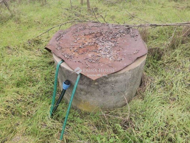 S�lys�pon, a z�rtkerti �vezetben elad� 2077 m-es telek!