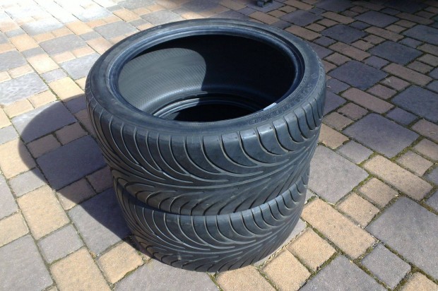 Sumitomo 265/35ZR18 nyári gumi