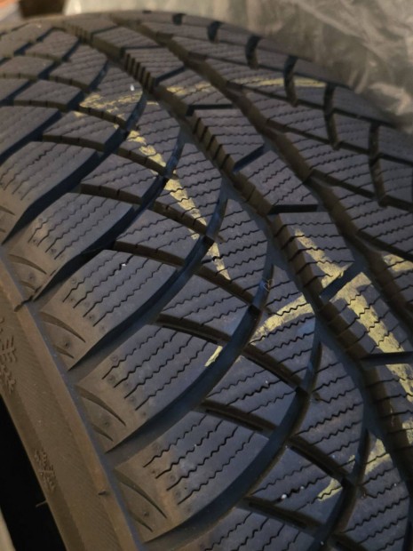 Sunny Wintermax 215/65R15 teligumi garnitura