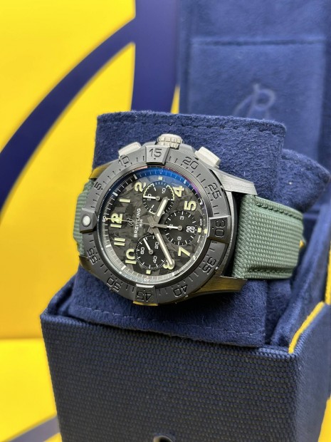 Super Avenger B01 Chronograph 46 Night Mission