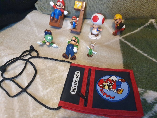 Super Mario s Luigi figurk, Nintendo kis tska, pl, szemveg