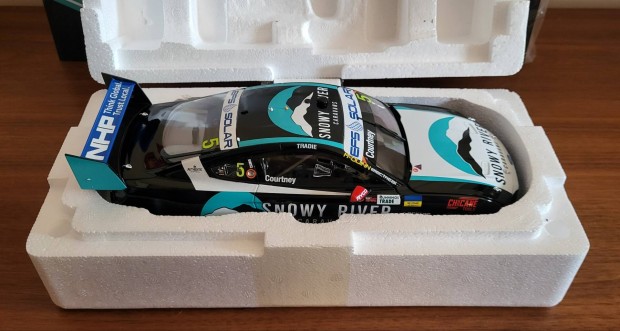 Supercars 01:18 Ford Mustang Tickford Racing #5 James Courtney 2022