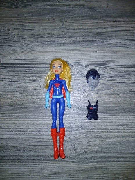 Supergirl barbie baba