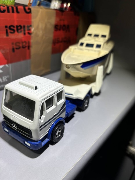 Superkings Mercedes szerelvny matchbox 