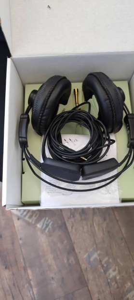 Superlux HD668B fejhallgató