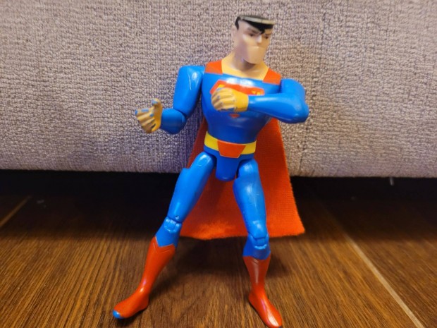 Superman figura elad!