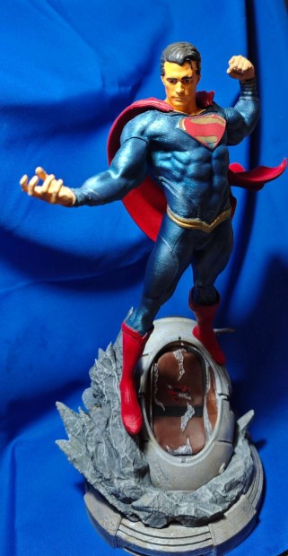 Superman szobor 1/8 mretarny