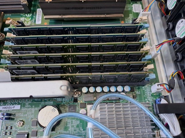 Supermicro 1U szerver