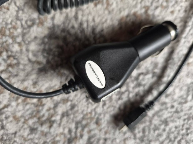 Supertooth mini USB szivargyujtó töltő