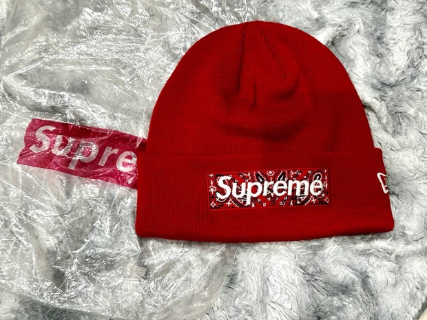 Supreme New Era beanie