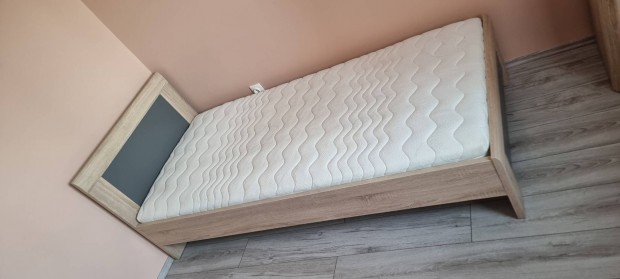 Srgsen elad gyerekgy gyrccsal matraccal 90x200