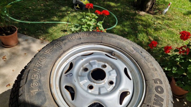 Suzuki 13" felni 4db 4 vszakos gumikkal elad
