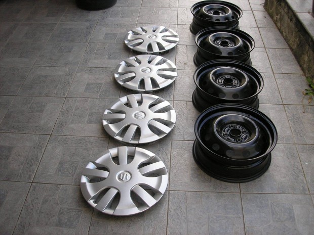 Suzuki 15"-os lemezfelni garnitra elad