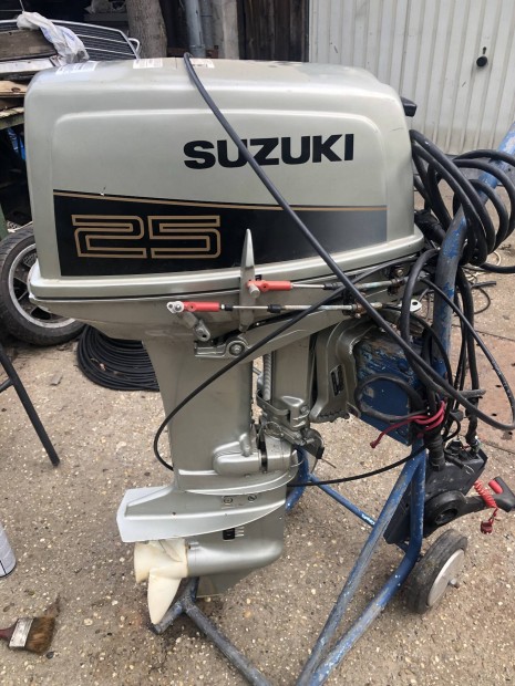 Suzuki 25 LE csnakmotor hosszutribes