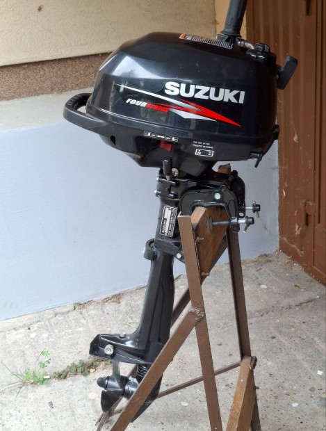 Suzuki 2.5 l�er�s cs�nakmotor kiv�ll� �llapotban
