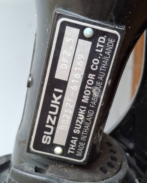 Suzuki 2.5 l�er�s cs�nakmotor kiv�ll� �llapotban