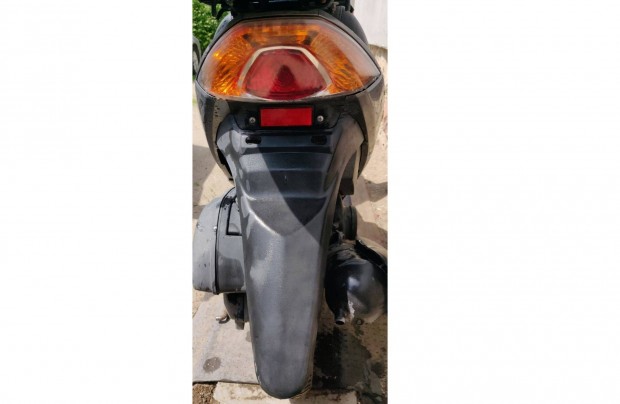 Suzuki 4T robogó v50G lámpa, idomok, Address tank, CDi, légszűrőház