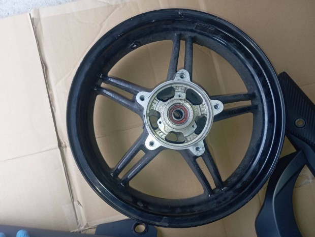 Suzuki AN 650 els� ker�k