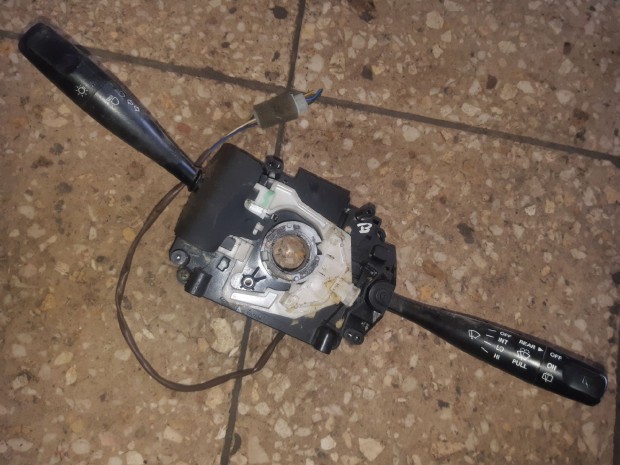 Suzuki Alto Bajuszkapcsoló