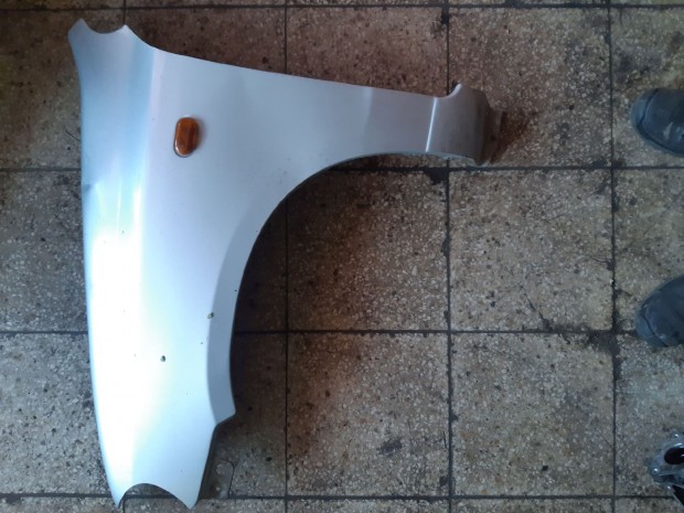 Suzuki Alto Bal Első Sárvédő