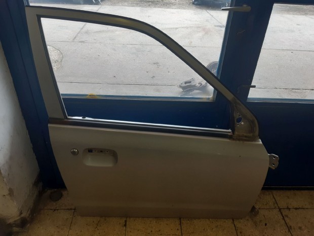 Suzuki Alto Jobb Első Ajtó