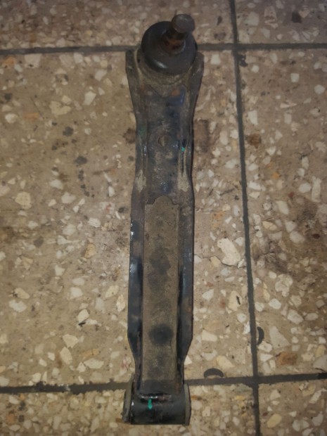 Suzuki Alto Jobb Első Lengőkar