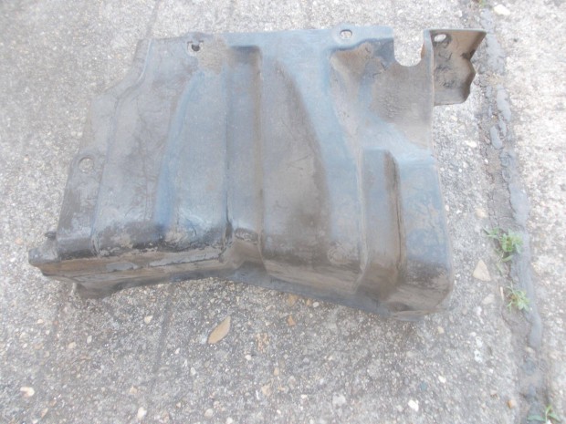 Suzuki Alto bal első motorburkolat 2009-2014