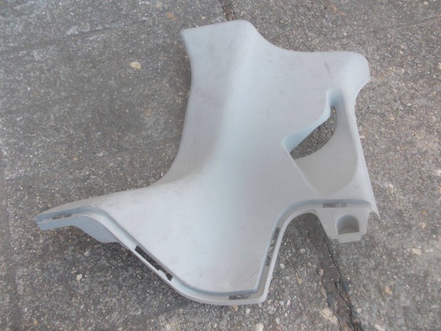 Suzuki Alto bal hátsó felső C-oszlop burkolat 2009-2014