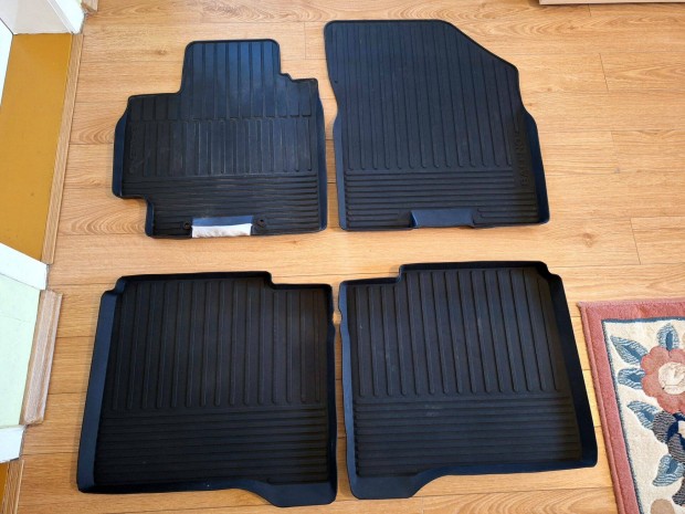 Suzuki Baleno gy�ri gumisz�nyeg elad�