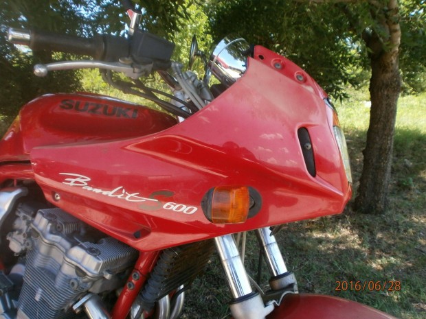 Suzuki Bandit 600-as,1994-esrl :gyri jobbos oldalidom elad