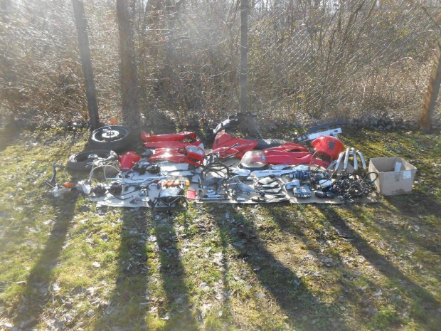 Suzuki Bandit 600-as alkatrszek,csak egyben nagyon olcsn