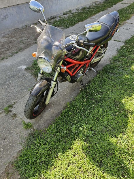 Suzuki Bandit Gsf250 elad