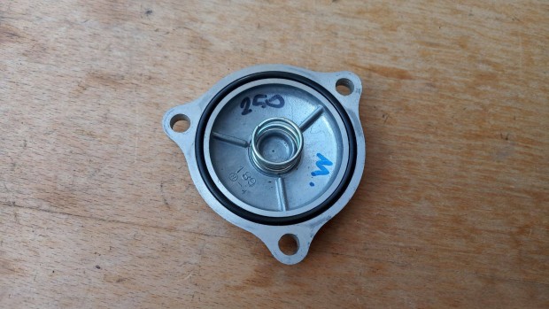 Suzuki Burgman 250 - 400 (merci lámpás) olajszűrő fedél