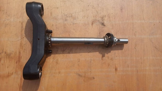 Suzuki Burgman 250 - 400 (merci lámpás) t szár kormányoszlop