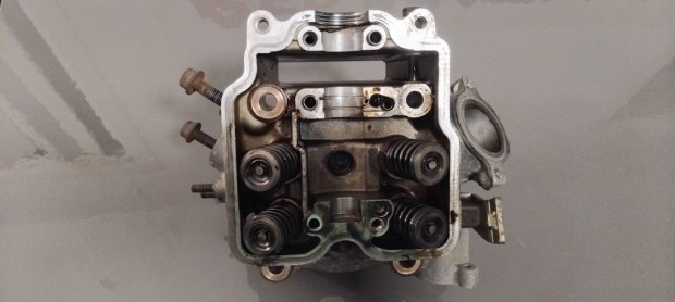 Suzuki Burgman 400 Hengerfej