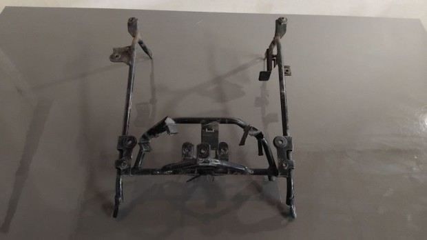 Suzuki Burgman 400 K3 Fejidom tart� konzol