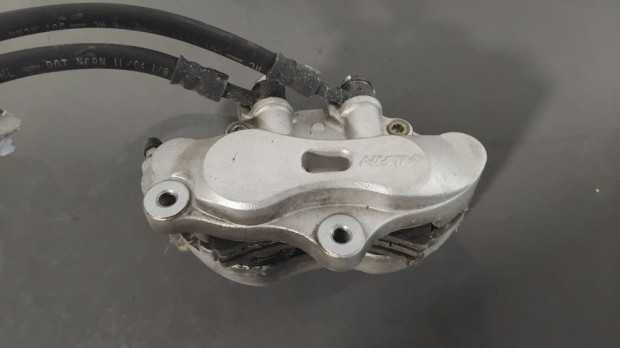 Suzuki Burgman 400 K3 - Első féknyereg