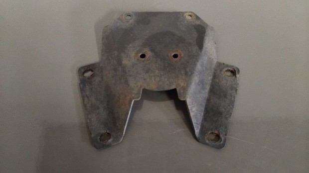 Suzuki Burgman 400 K7 Doboztart� konzol