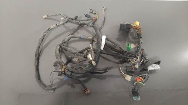 Suzuki Burgman 400 '98-02 Vezet�kk�teg