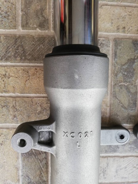 Suzuki Burgman 400-as els� teleszk�p 