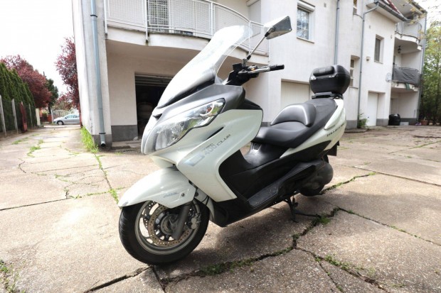 Suzuki Burgman 400-as motorkerkpr Elad!