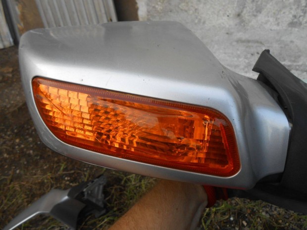 Suzuki Burgman 650,2004-es,Osztrkrl:balos-jobbos motoros tkrk