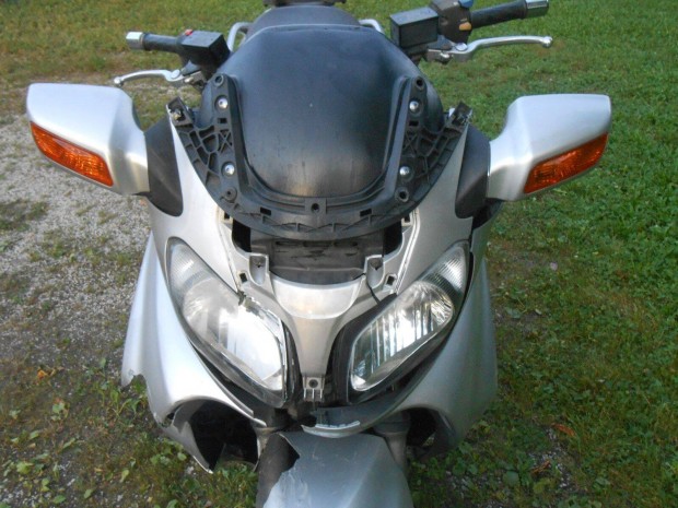 Suzuki Burgman 650,2004-esről :hibátlan balelső fényszóró